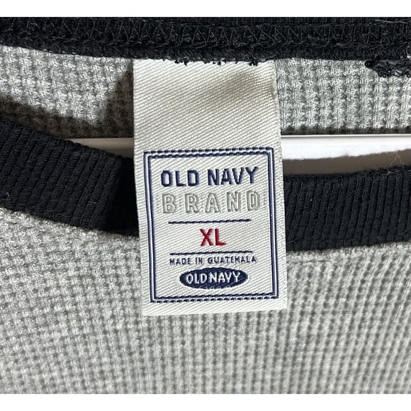 Old Navy Long Sleeve Waffle Knit SPELLOUT Raglan Shirt Mens Size XL Gray Black - Picture 3 of 7